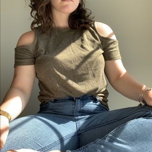 3 for 30🤍 Bozzolo Cold Shoulder Top